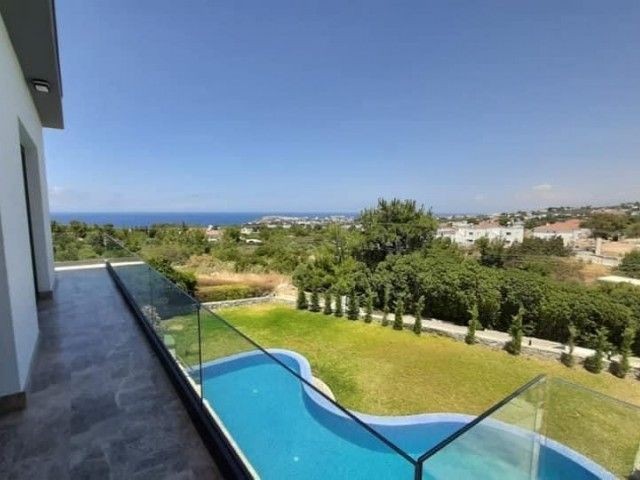 4+1 Luxury Villa with a Magnificent View and Private Pool in Kyrenia Alsancak