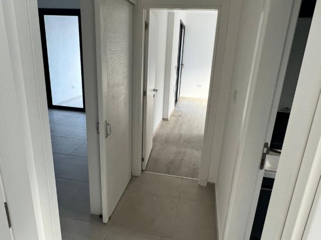 Neue 2+1 Luxuswohnung mit Gemeinschaftspool zum Verkauf in Alsancak