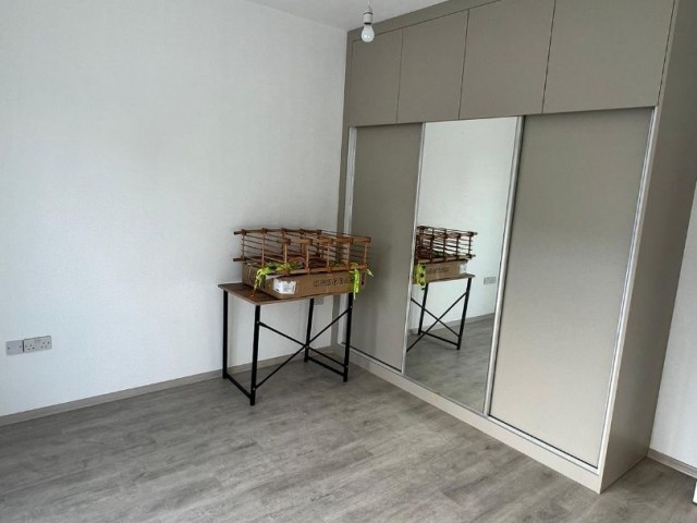 Neue 2+1 Luxuswohnung mit Gemeinschaftspool zum Verkauf in Alsancak