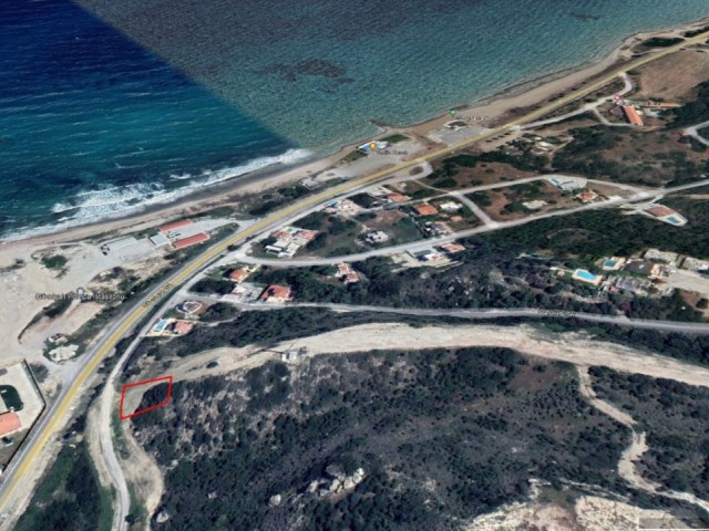 Land for Sale in Karşıyaka Güzelyalı, 150m from the Sea