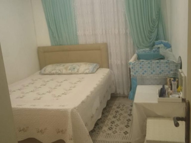 Girne Merkez'de Pia Bella Hotel Arkası Satılık 2+1 Daire 