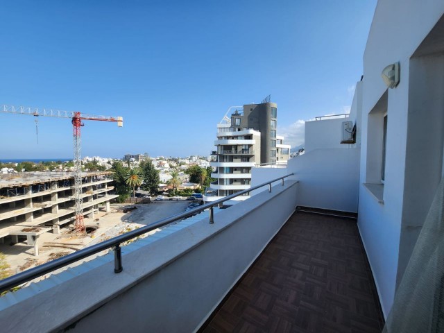 Girne Merkezde Satılık 2+1 Penthouse