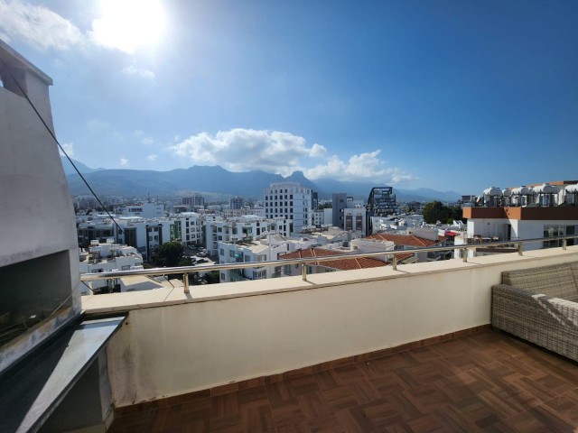 Girne Merkezde Satılık 2+1 Penthouse