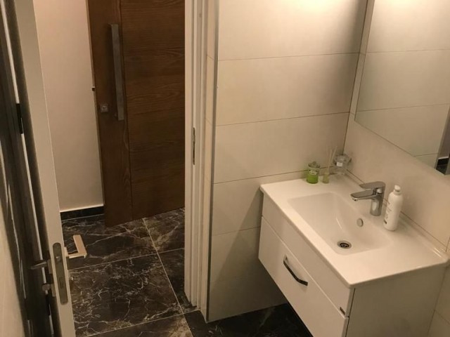 Ortaköy Bölgesinde Satılık 2+1 Penthouse