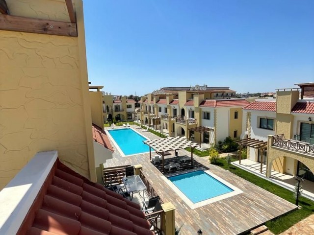 Turkish Title Deeded 2+1 Flat with Shared Pool and Ground Floor Garden in Villa Comfort in Yeni Boğaziçin