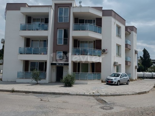 2+1 Wohnungen zum Verkauf in der Gegend von Küçük Kaymaklı!
