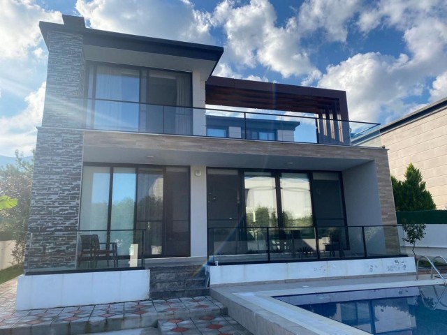 Balabayıs’da Özel Havuzlu Lüx Satılık 4+1 Villa