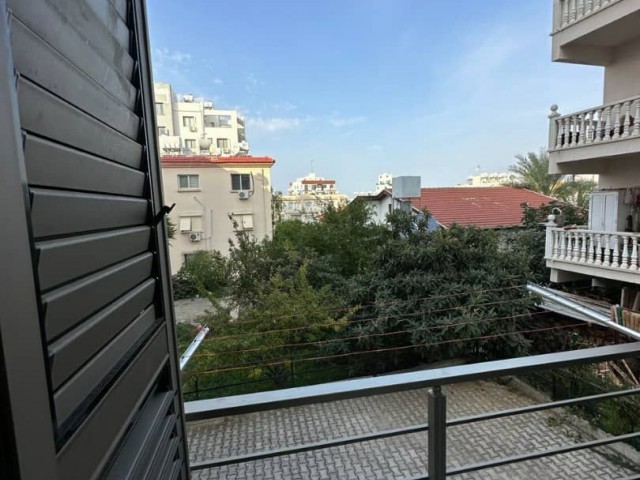 Girne Merkez 'de Satılık  2+1 Eşyalı Daire 