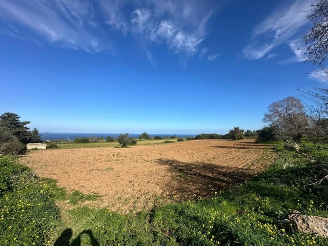 Grundstück zum Verkauf mit Zonenvillen und Meerblick in Sipahi