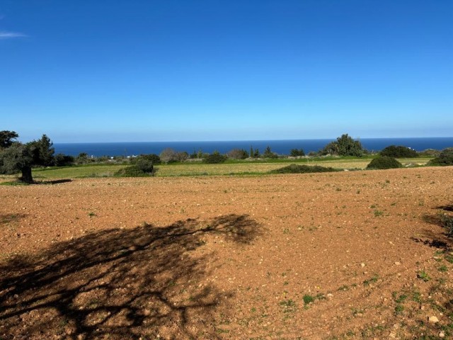 Grundstück zum Verkauf mit Zonenvillen und Meerblick in Sipahi