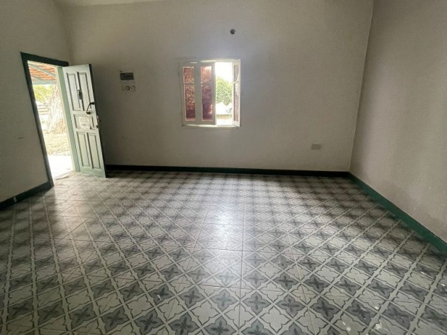 Commercial Office with a Large Garden for Rent in Dereboyu/Köşklüçiftlik