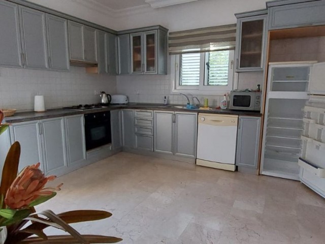 3+1 Villa for Sale in Decent Area in Alsancak