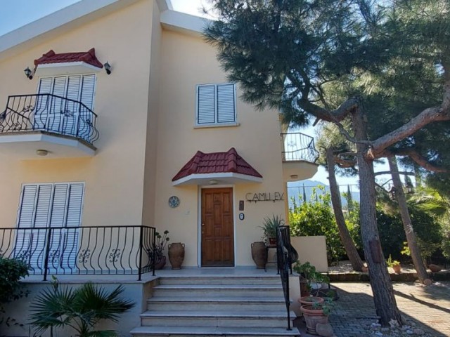 3+1 Villa for Sale in Decent Area in Alsancak