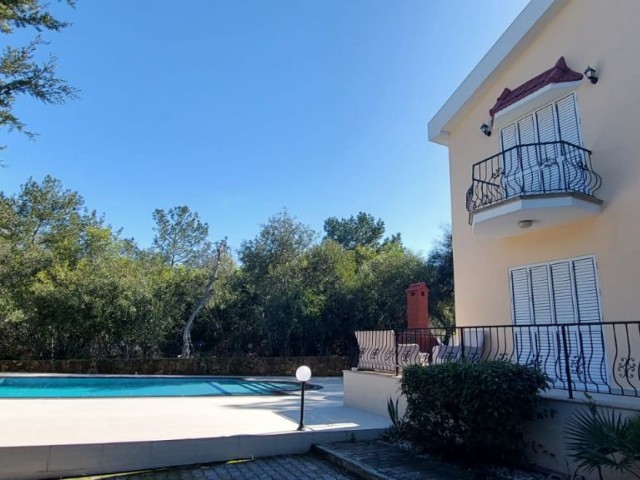 3+1 Villa zum Verkauf in guter Gegend in Alsancak