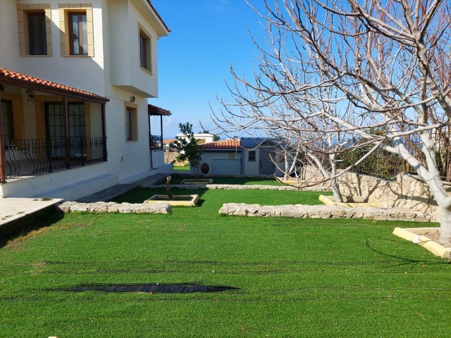 4+1 Villa mit Berg- und Meerblick zum Verkauf in Arapköy