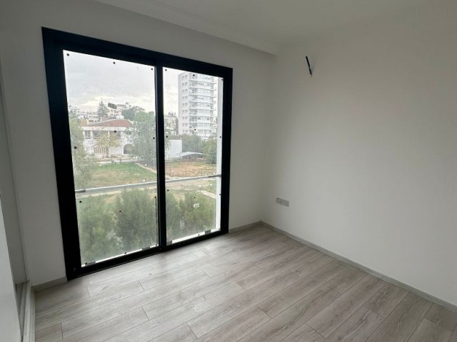 2+1 Wohnung zu vermieten in Yenişehir