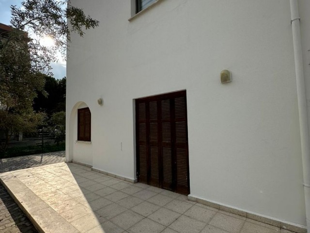 Ground Floor Fully Furnished 3+1 Flat for Rent in Kyrenia Center