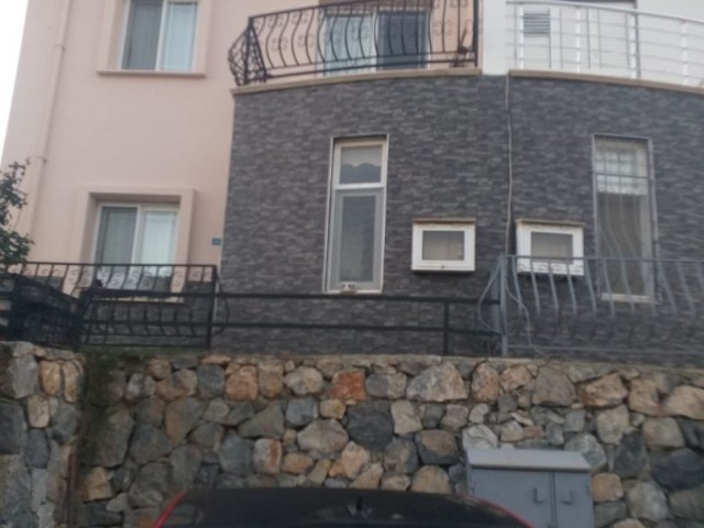 Girne Boğaz'da Satılık Dublex 3+1 İkiz Villa