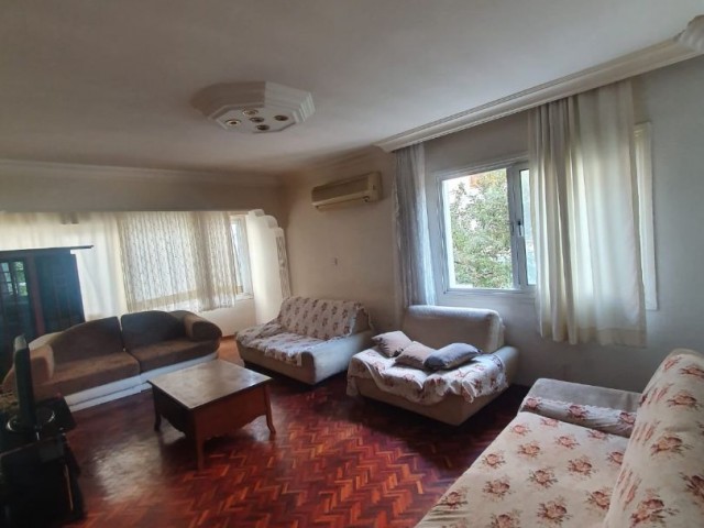 3+1 Flat For Sale in Köşklüçiftlik