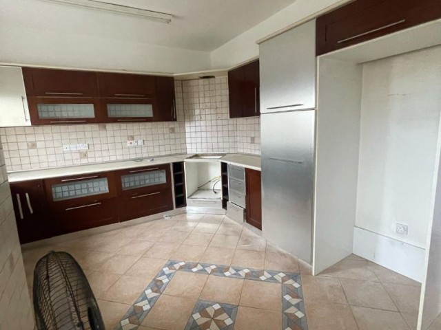 3+1 Flat with Fireplace and Central Heating for Rent in Yenikent