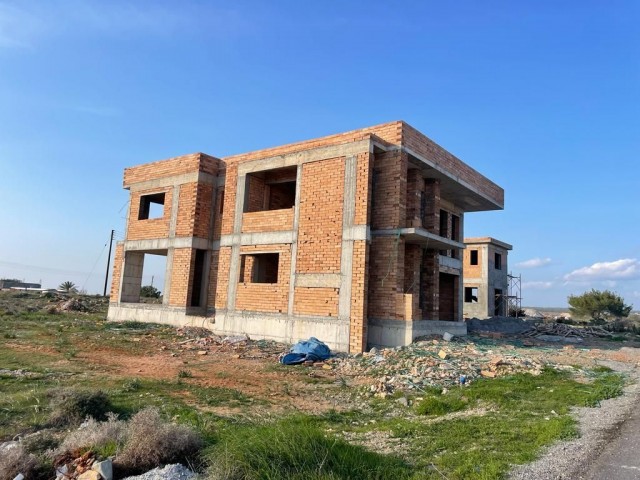 Halbbau-3+1-Villa in Kalkanli (für Wohnsitz in Nikosia, zum Tausch verfügbar)