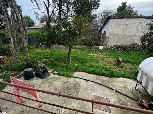 3+1 Detached House with Garden for Sale in Köşklüçiftlik