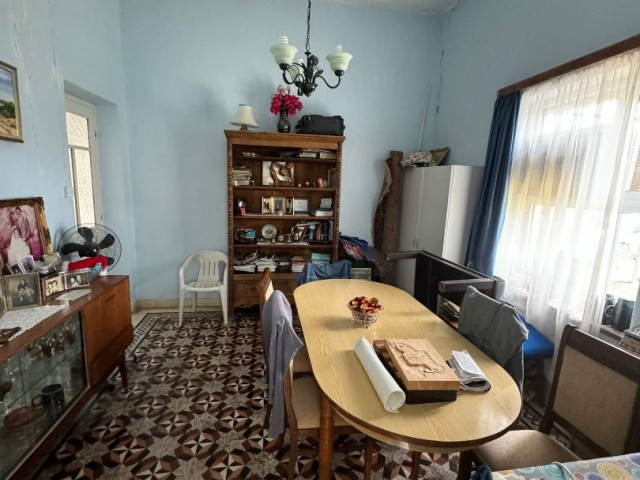 3+1 Detached House with Garden for Sale in Köşklüçiftlik