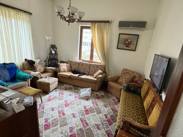 3+1 Detached House with Garden for Sale in Köşklüçiftlik