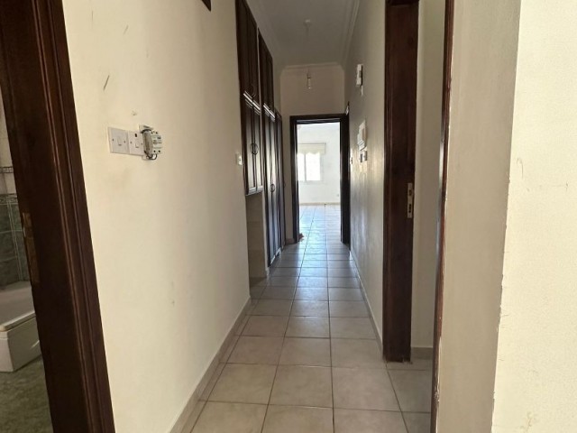 3+1 Ground Floor Flat for Sale in Küçük Kaymaklı