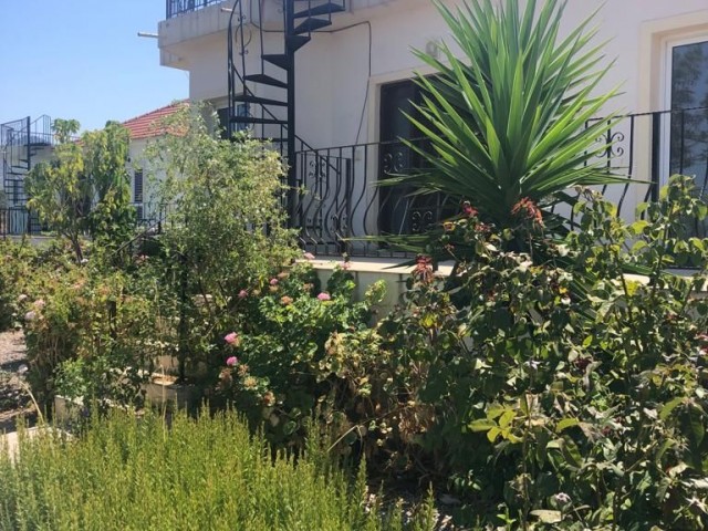 3+1 Bungalow with Sea View for Sale in Girne Bahçeler