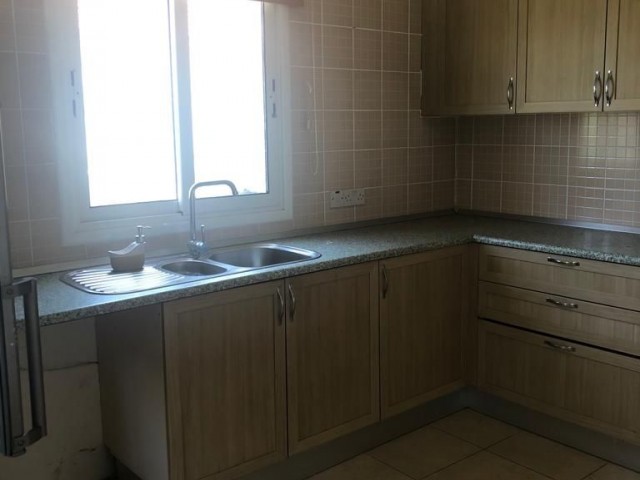 Girne Bahçeler'de Satılık Deniz Manzaralı 3+1 Bungalow