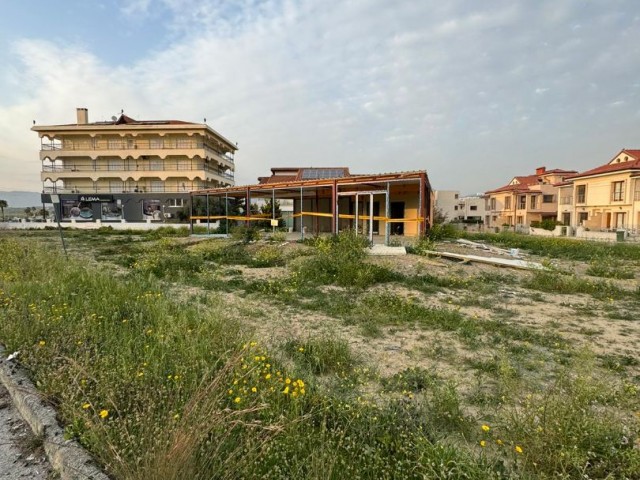 زمین گالری برای اجاره در خیابان اصلی در Gönyeli
