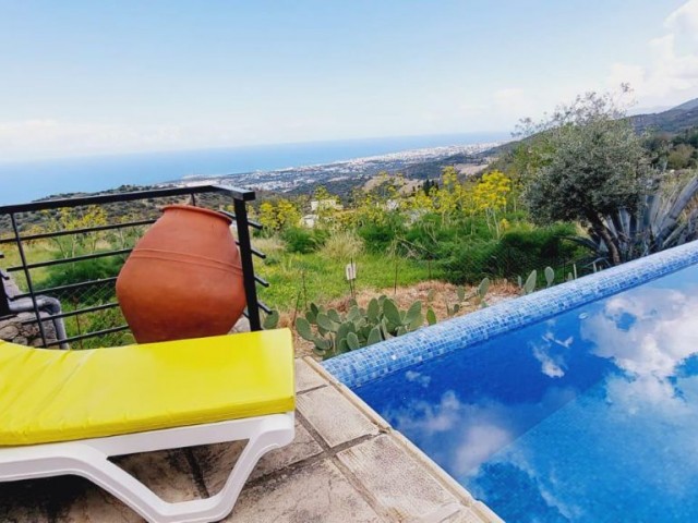 3+1 Villa with Pool and Magnificent View for Sale in Karmi