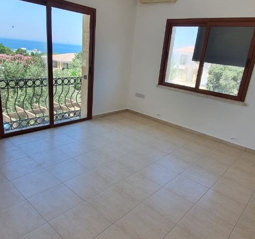  Kayalarda Satılık 3+1 Dağ Ve Deniz Manzaralı Villa