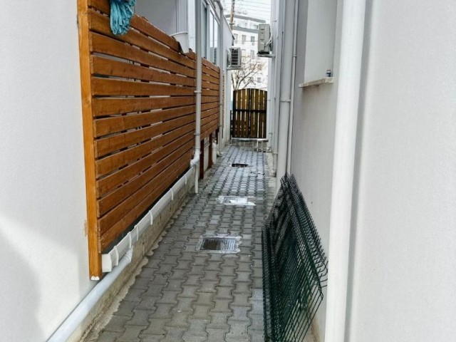 Gönyeli'de Satılık 4+1 İkiz Villa 