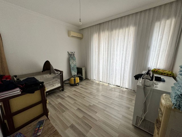 آپارتمان 3+1 با کالاهای سفید برای فروش در منطقه Kızılbaş