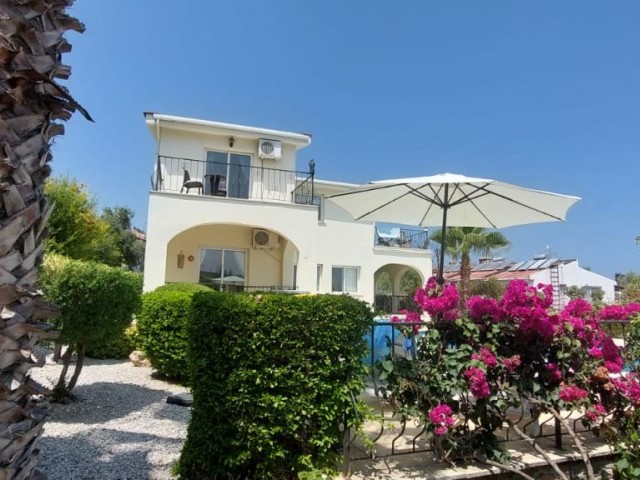 3+1 Luxury Villa with Private Pool and Mountain and Sea Views in Edremit