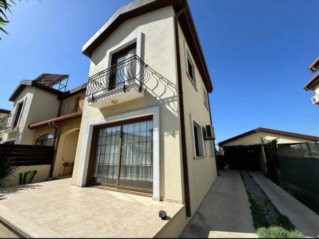 3+1 Semi-Detached Villa for Sale in Küçük Kaymaklı