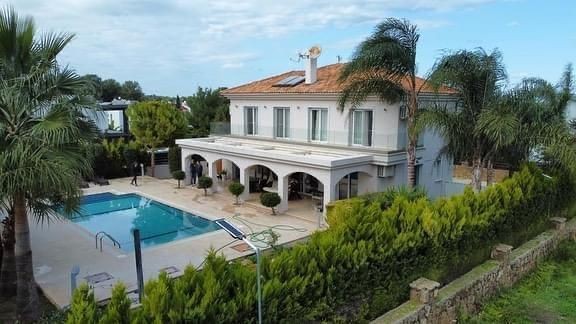 4+1 Luxury Villa for Sale in Alsancak