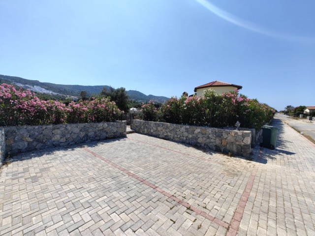 Villa for Sale in Kyrenia Kayalar