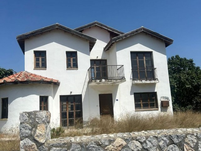 Girne Alagadi'de Satılık 4+1 Villa 
