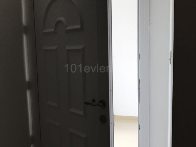 Furnished (2+1) Flat with Garden in Dikmen, 5 minutes from Near East University and 1 minute from the bus stop (+905338432139 - +905428616272)