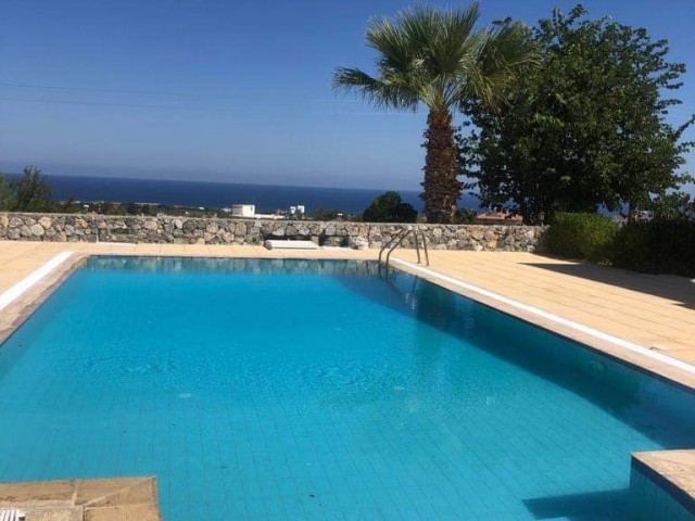 Spacious 4 bedroom Holiday villa with pool and amazing views in Karsiyaka ** 