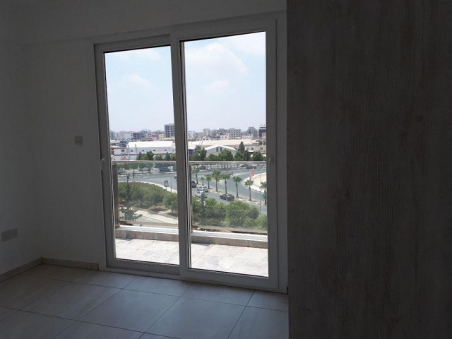 MAGUSA MERKEZDE  SATILIK 3+1 YENİ PENTHOUSE