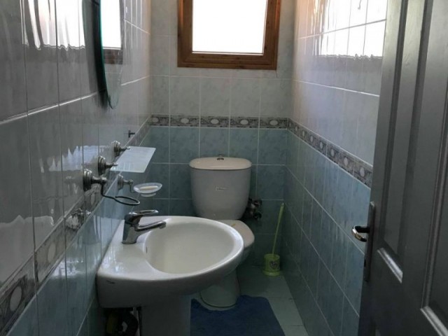 Iskele Bahçeler'de Noyanlar Sitesi'nde Yardımcı Evi De Bulunan Aylık Kiralık 2+2 Ikiz Villa