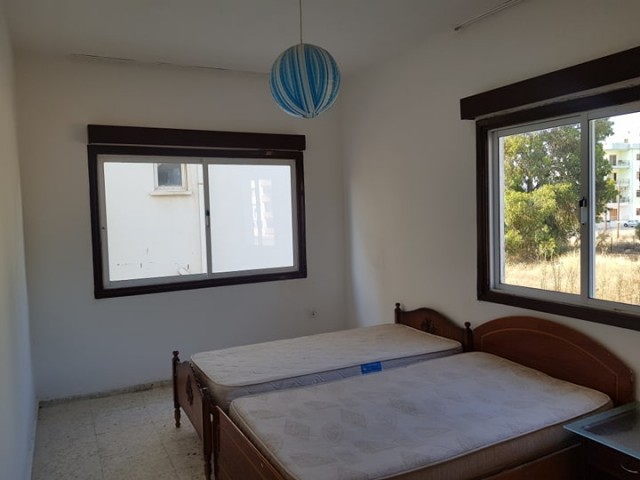 MAĞUSA GÜLSEREN BÖLGESİNDE SATILIK 2+1 DAİRE