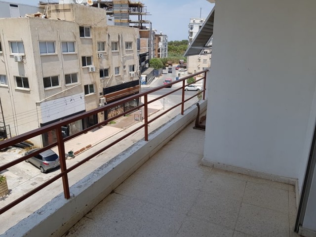 MAĞUSA SALAMİS YOLU ARKASI 3+1 SATILIK DAİRE