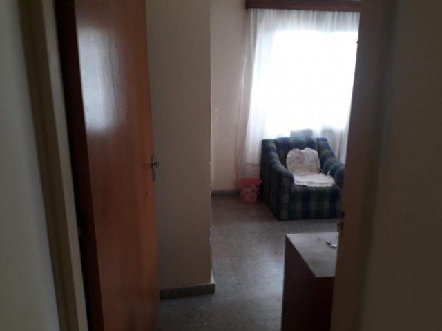 LEFKOŞA KÜÇÜKKAYMAKLI  BÖLGESİNDE 3+1 FULL EŞYALI DAİRE