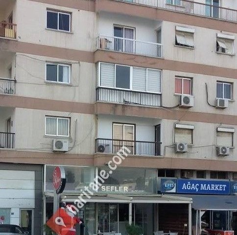 LEFKOŞA YENİŞEHİR  MERKEZDE ANA YOL ÜZERİ  GENİŞ FERAH 3+1 EŞYALI SATILIK DAİRE 