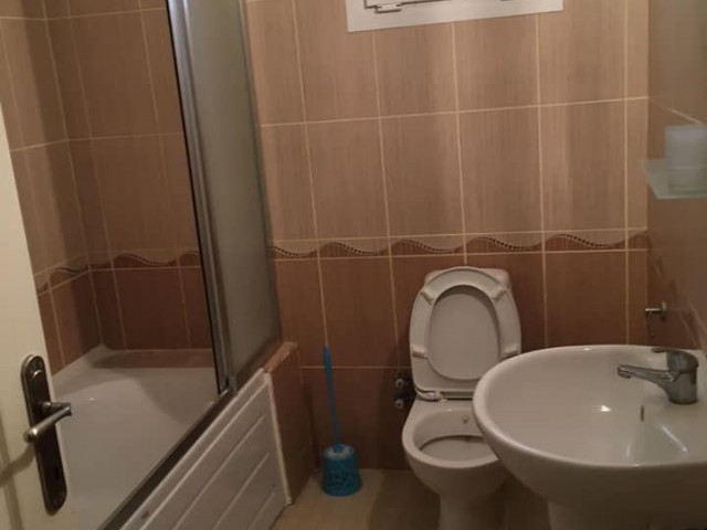 Gönyeli Aşıklar Tepesi Bölgesi Okul Servislerine 20 Dakika Yürüyüş Mesafesinde 4+1 full eşyalı kiralık daire. Duraklara 20 dk. mesafede